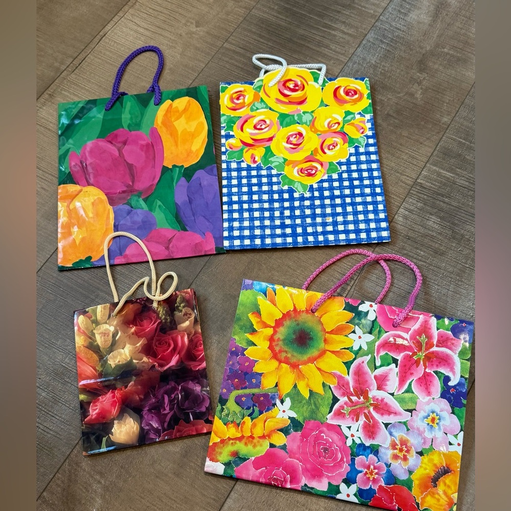 Bundle of 20 Birthday Christmas‎ Baby Floral Cowboy Gift Bags Hallmark Crystal - Picture 6 of 10